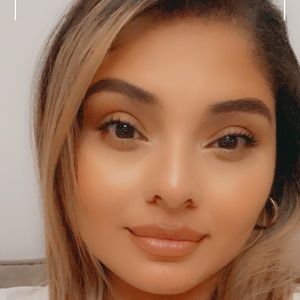 Meet your Posher, Cinthia g